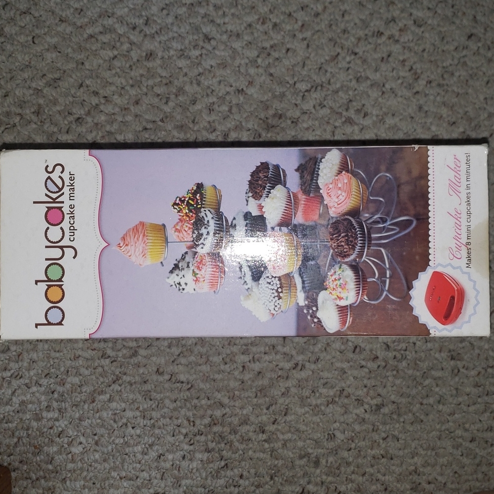 Babycakes Cupcake Maker - Picture 3 of 13